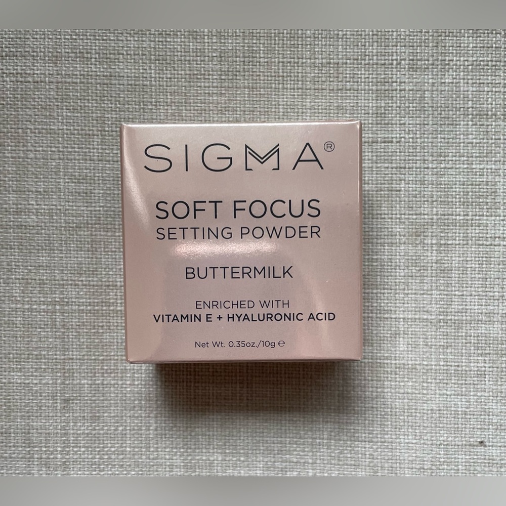 Sigma Beauty Soft Focus Setting Powder in ‘Buttermilk’, NWT